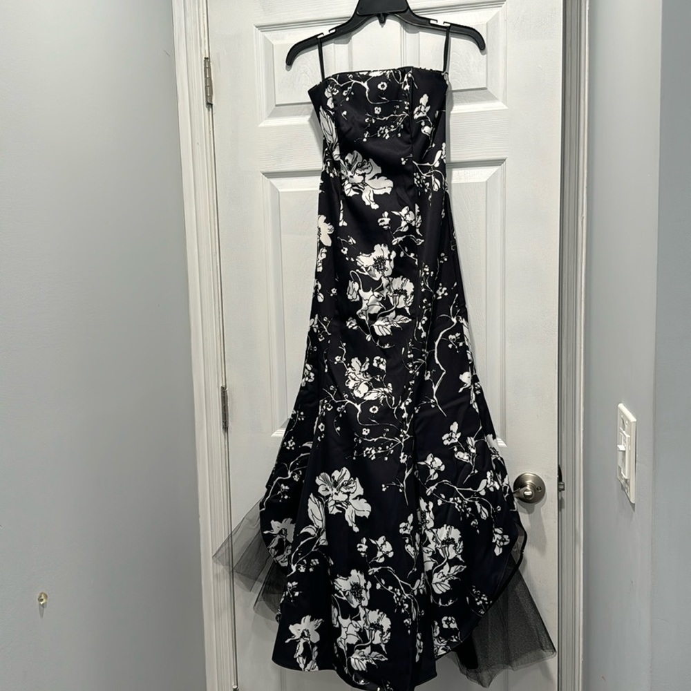 Jessica McClintock gown